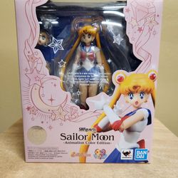 S.H.Figuarts Sailor Moon -Animation Color Edition figure figurine statue