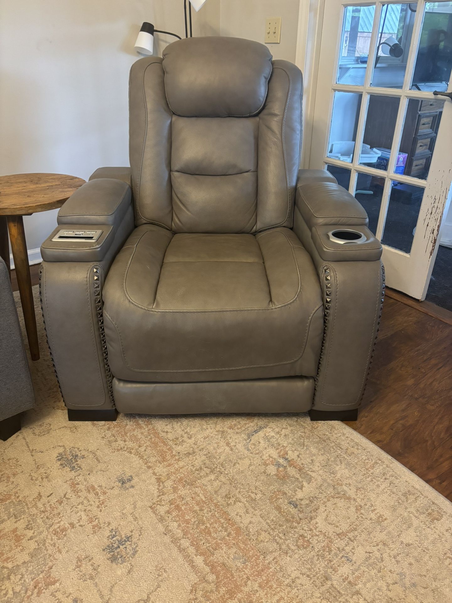 High End Fashionable Leather Recliner