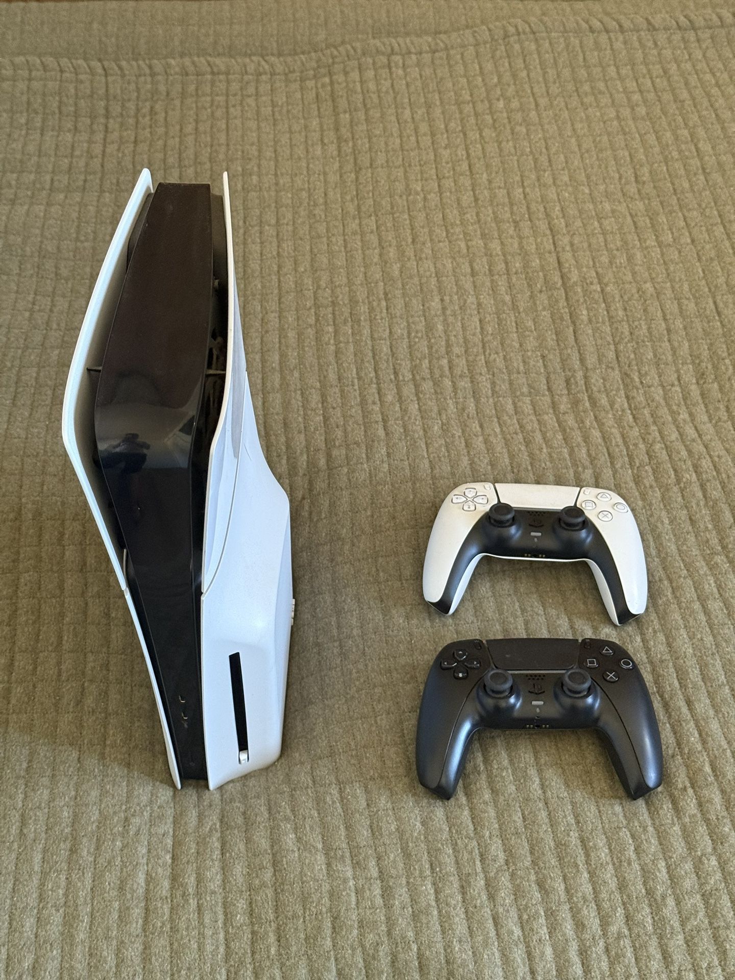 Ps5 1 Terabyte Two Controllers