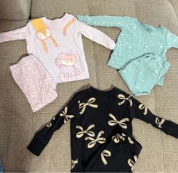 Carters 12M pjs