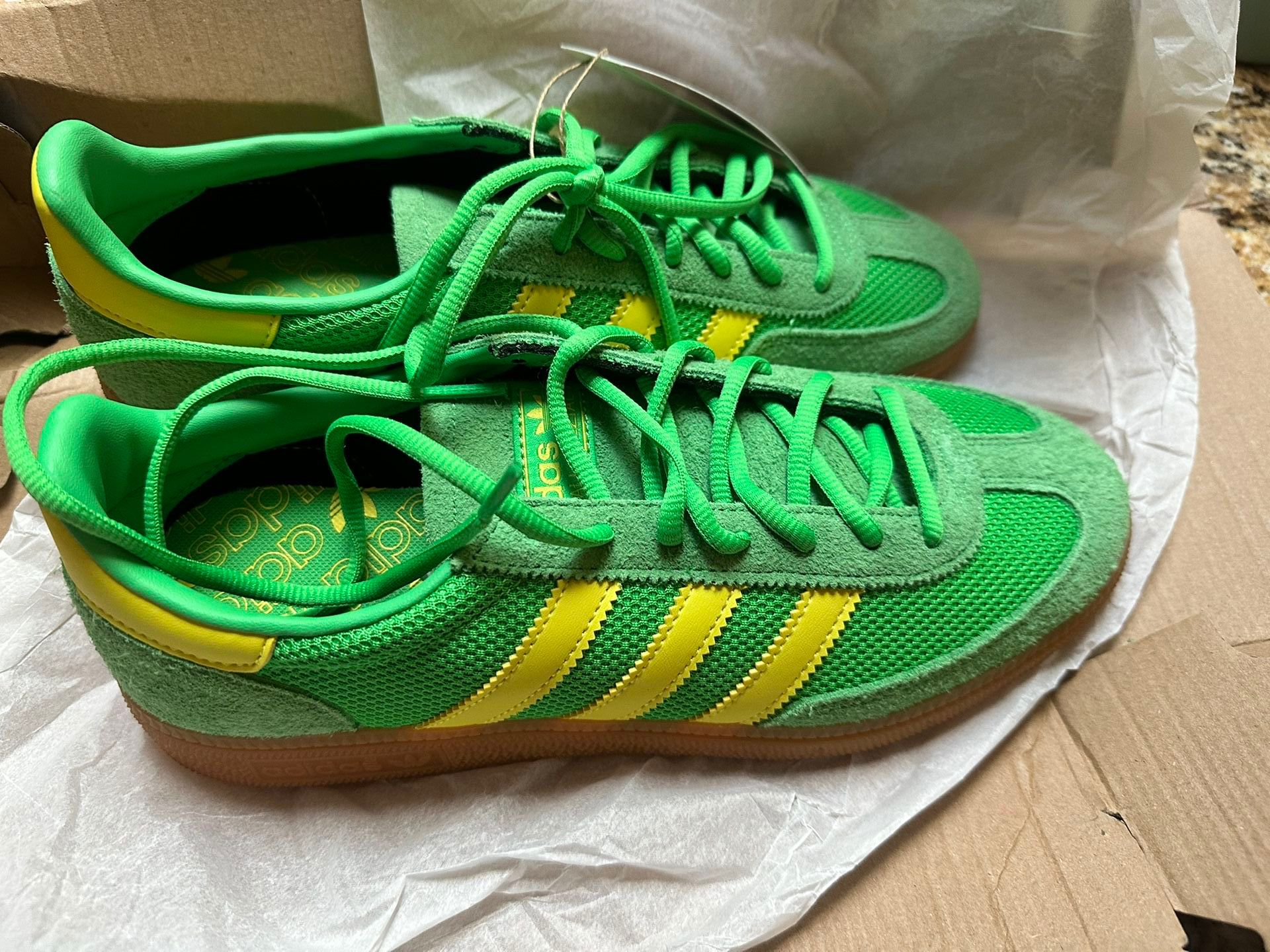 Adidas 8M/9W NWT