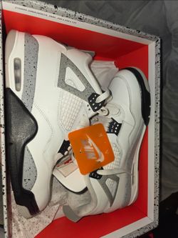 Jordan 4 'White Cement' Size 9.5