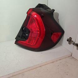 GMC TERRAIN OEM RIGHT SIDE TAIL LIGHT 