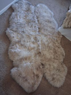 *** Beautiful  Sheepskin Rug***