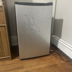 *🐧 Whirlpool 🐧 Mini 🐧 Refrigerator 🐧  