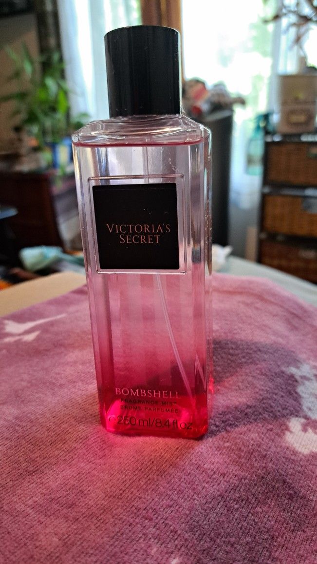 VICTORIA SECRET Fragrance Mist 8.4oz./ NWOB