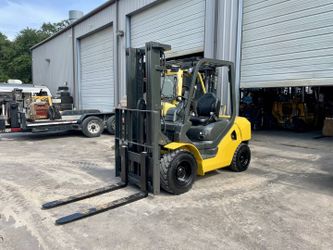 2012 KOMATSU FORKLIFT 6000 LBS