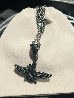 MENS FARVAHAR PENDANT NECKLACE 