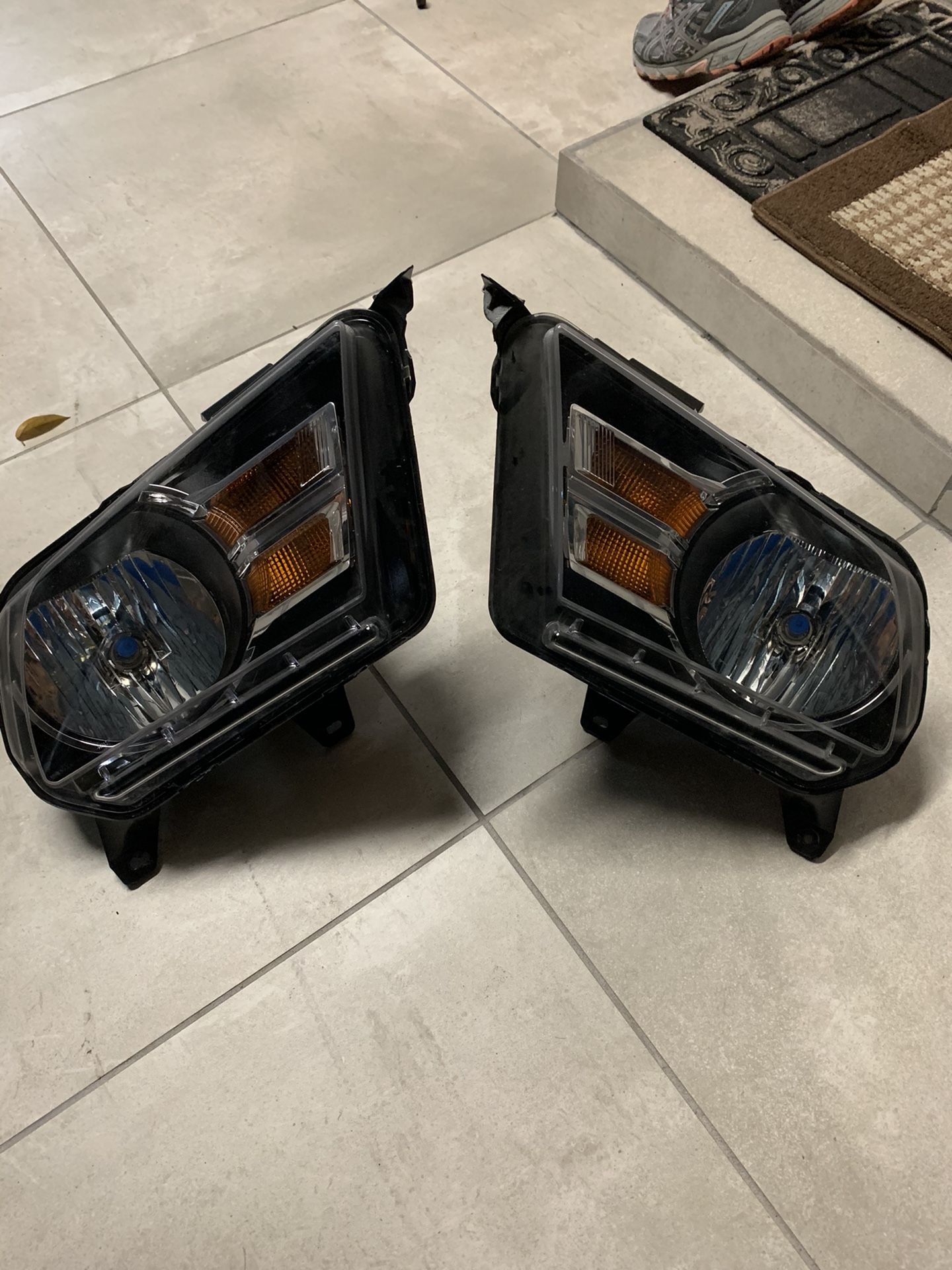 10-12 mustang GT/v6 headlights