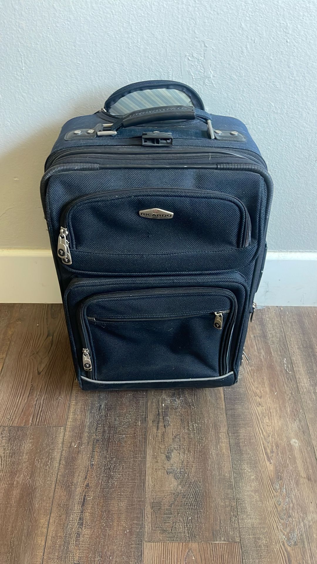 Carry On Suitcase With 3 Zipper Front Pockets 