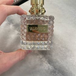 Valentino Donna Perfum 
