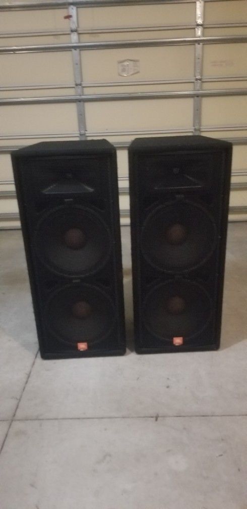 2 JBL Audio Speakers