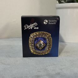 Tommy Lasorda 1988 World Series Replica Ring