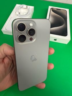 iPhone 15 pro max 256gb unlocked for any carriers ( Liberado)