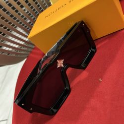 Louis Vuitton cyclone Sunglasses For Sale at $570