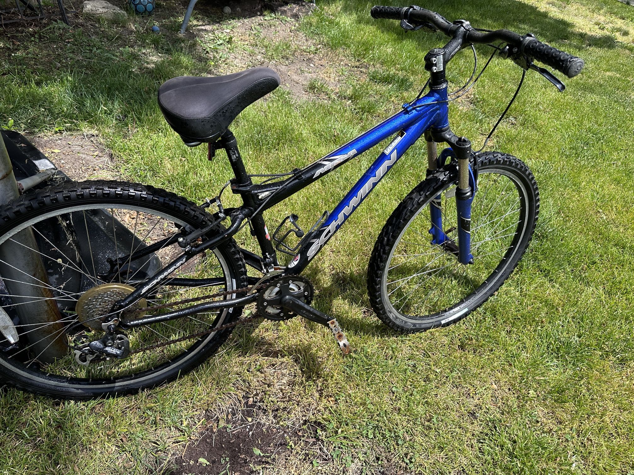 Schwinn Mesa mountain bike 26” wheels bicycle