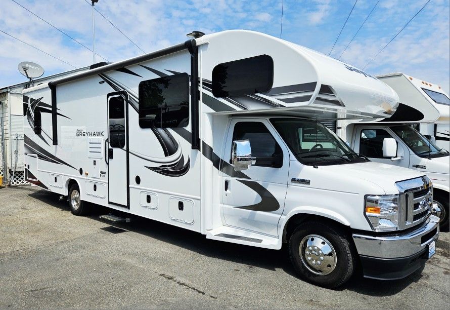 2021 Jayco Greyhawk 30X (GODZILLA MOTOR)