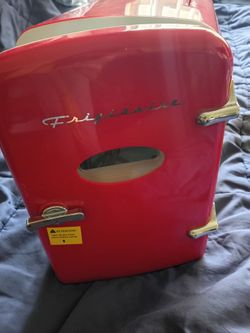 Frigidaire Retro Mini Fridge