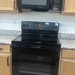 GE Microwave and Stove forsale 