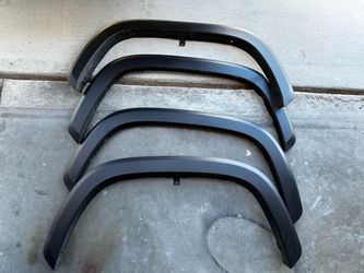 Toyota 22+ Tundra black matte fenders