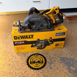 DEWALT FLEXVOLT 60V MAX Cordless Brushless 7-1/4 in. Wormdrive Style Circular Saw (Tool Only)