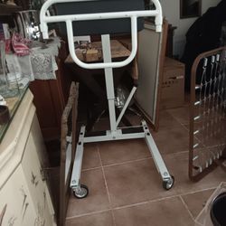 Manual lift