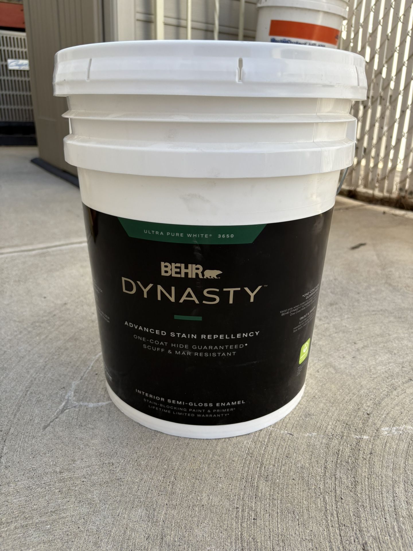 BEHR Dynasty Semi Gloss Paint Primer 5 Gal