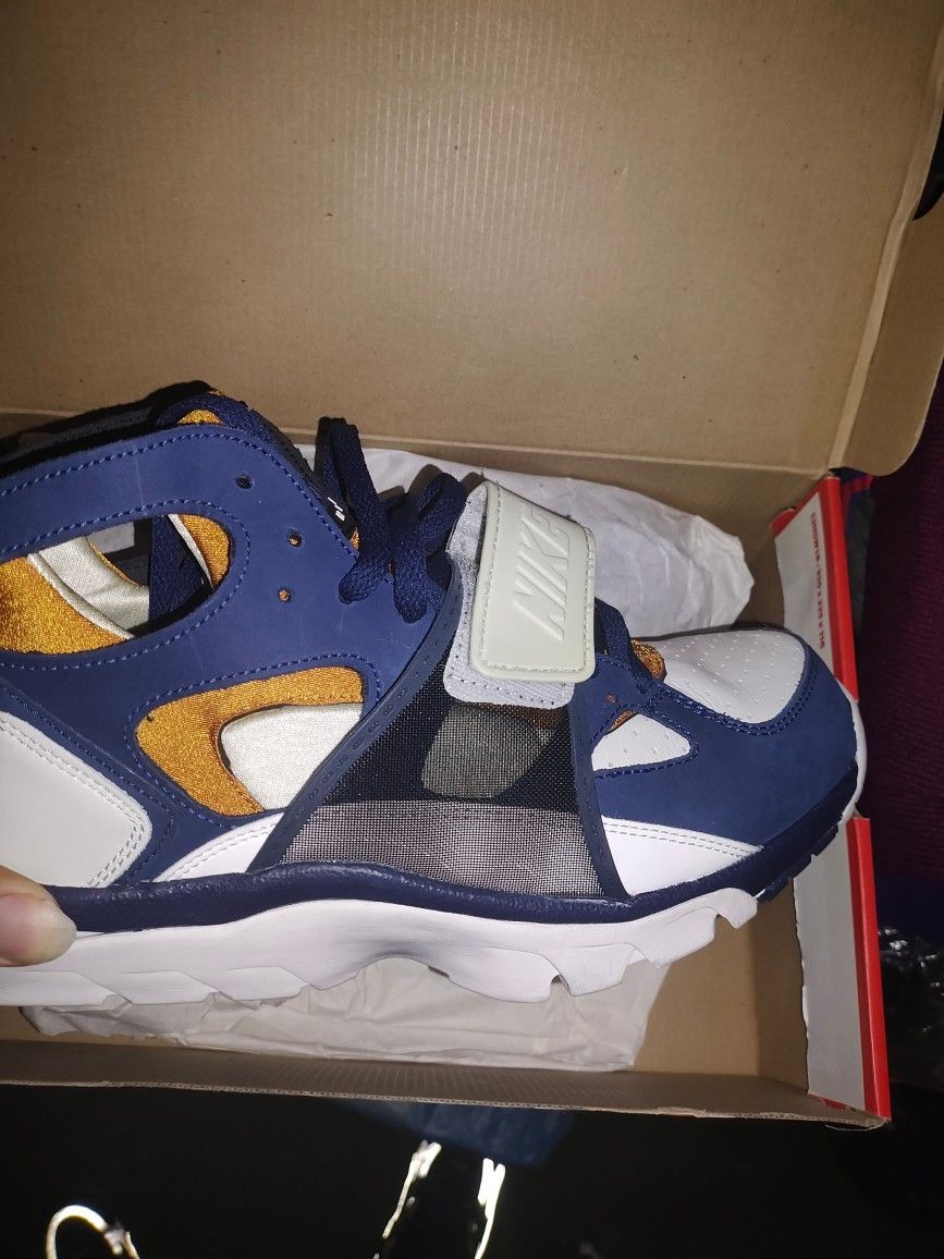 Brand New Nike Air Huarache OG Size 9.5