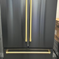 ZLINE KITCHEN AND BATH Black French Door (Refrigerator) Model : RFM36 -  3361
