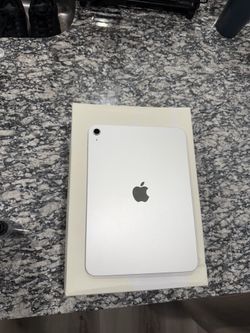 Apple iPad 11-inch: A16 chip, 11-inch Model, Liquid Retina Display, 128GB, Wi-Fi 6, 12MP Front/12MP Back Camera, Touch ID, All-Day Battery Life — Silv
