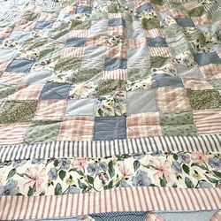 Vintage Handmade Quilt Coverlet Blanket Throw 80x78 Pink Green Blue Beautiful