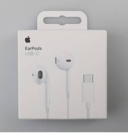 (NEW) Apple EarPods Headphones with USB-C Plug