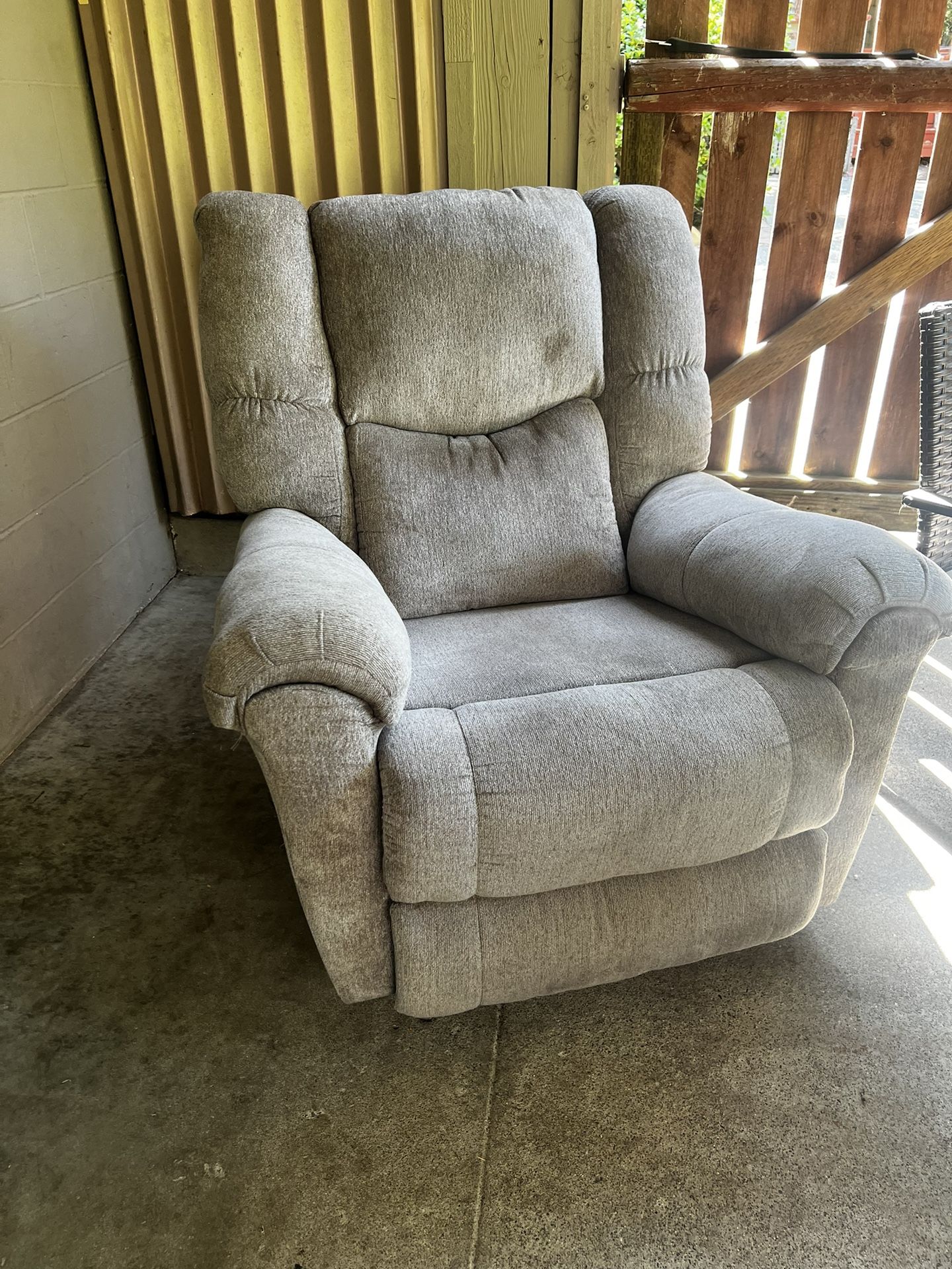 Free Recliner