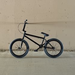 2026 Kink Whip XL BMX Bike ($400 OBO - No Trades)