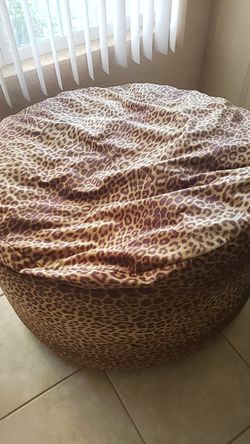 Memory foam bean bag extra large in great condition