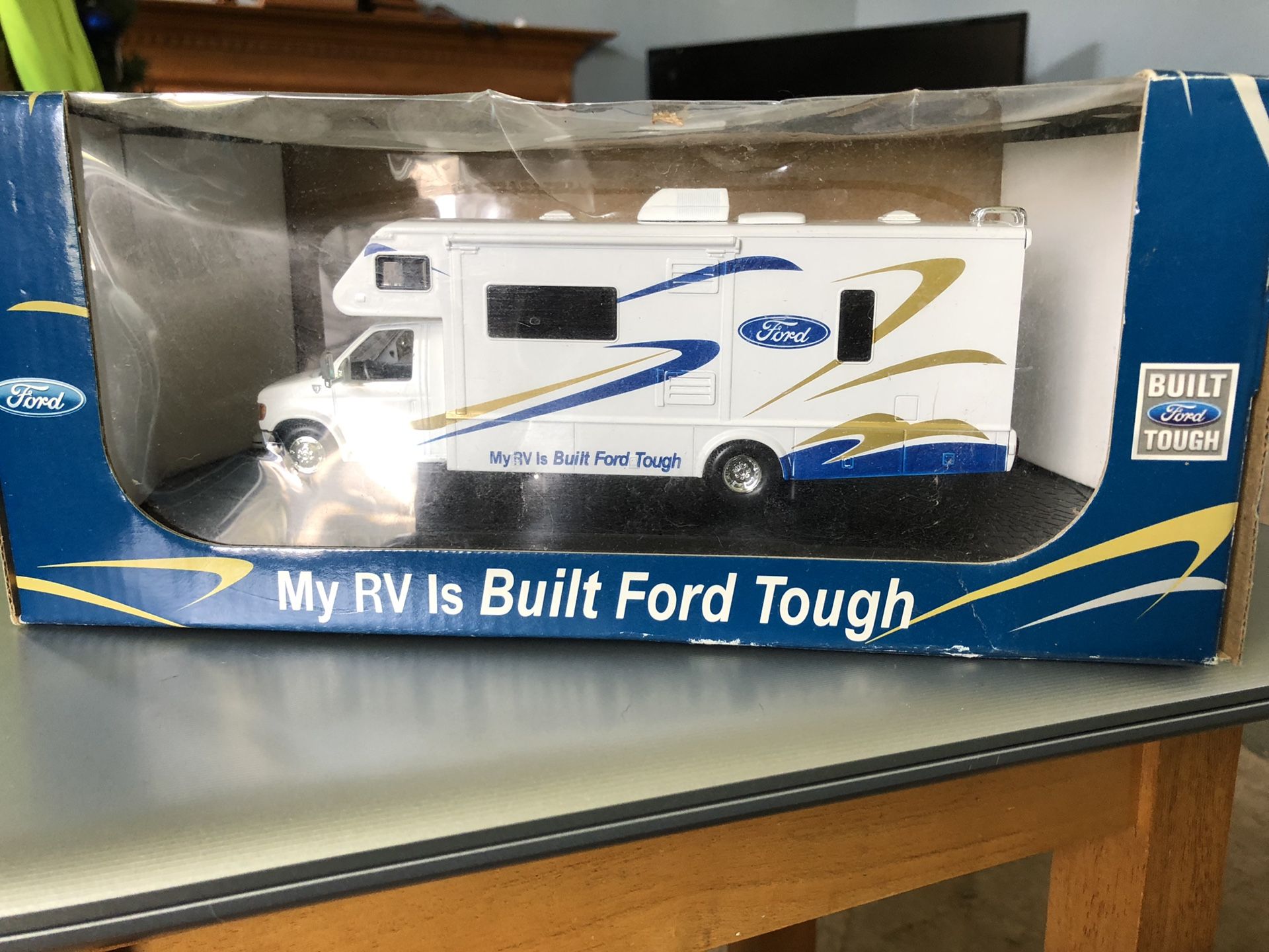 Ford RV Camper Scale Model