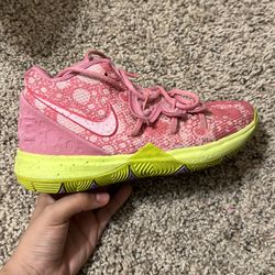 Patrick’s kyrie size 13.5 in kids