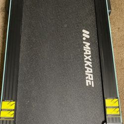 Digital Treadmill With 12 Level Digital Incline 