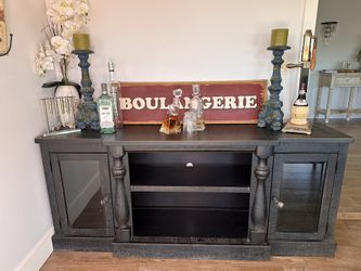 Ashley’s Mallacar Entertainment Center