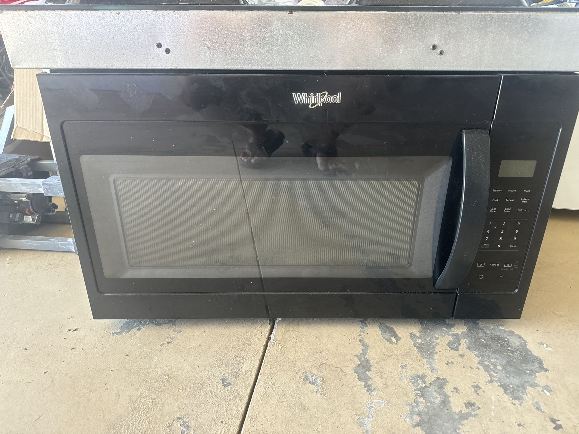 Microwave Over The Stove With Vent for Sale in Riverside, CA OfferUp