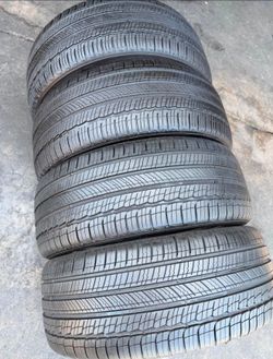 235/45/18 Marca Michelin precio 160