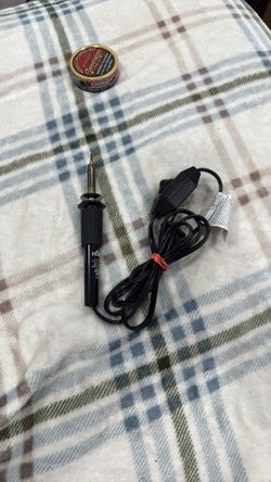 PLAID ELECTRIC SOLDERING  IRON WITH TEMPERATURE GAUGE WORKS GREAT