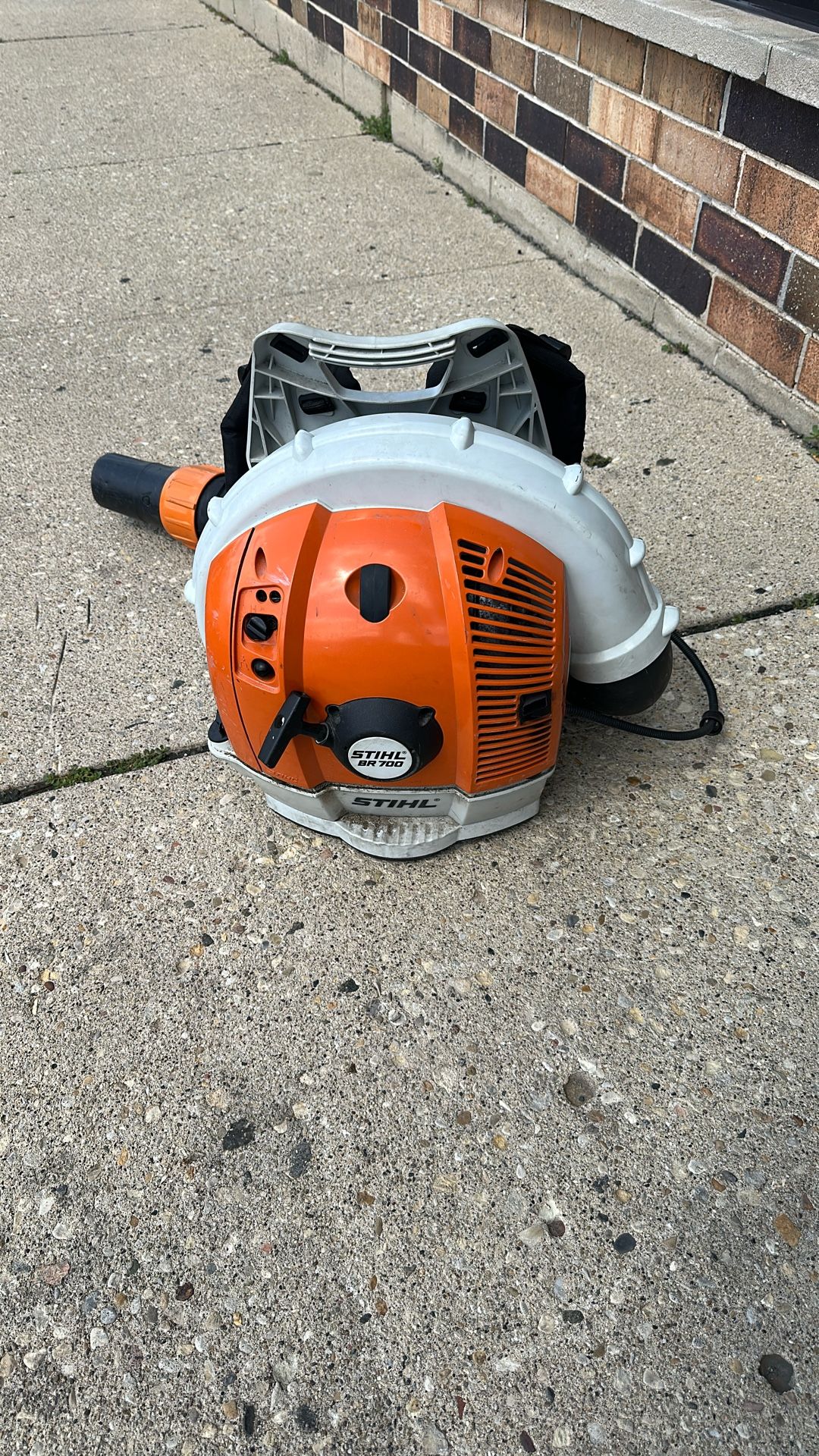 Stihl BR700 Gas Powered Backpack Leaf Blower