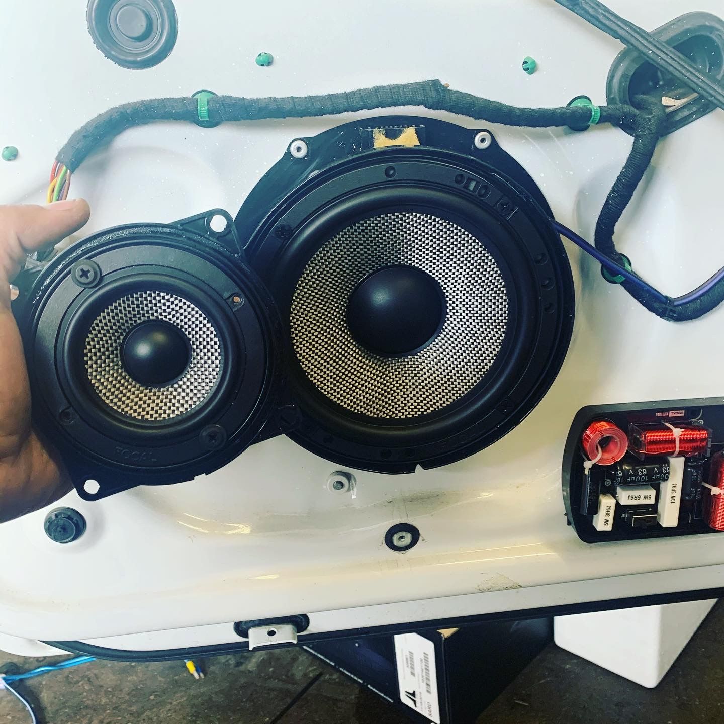 CAR AUDIO INSTALLATION