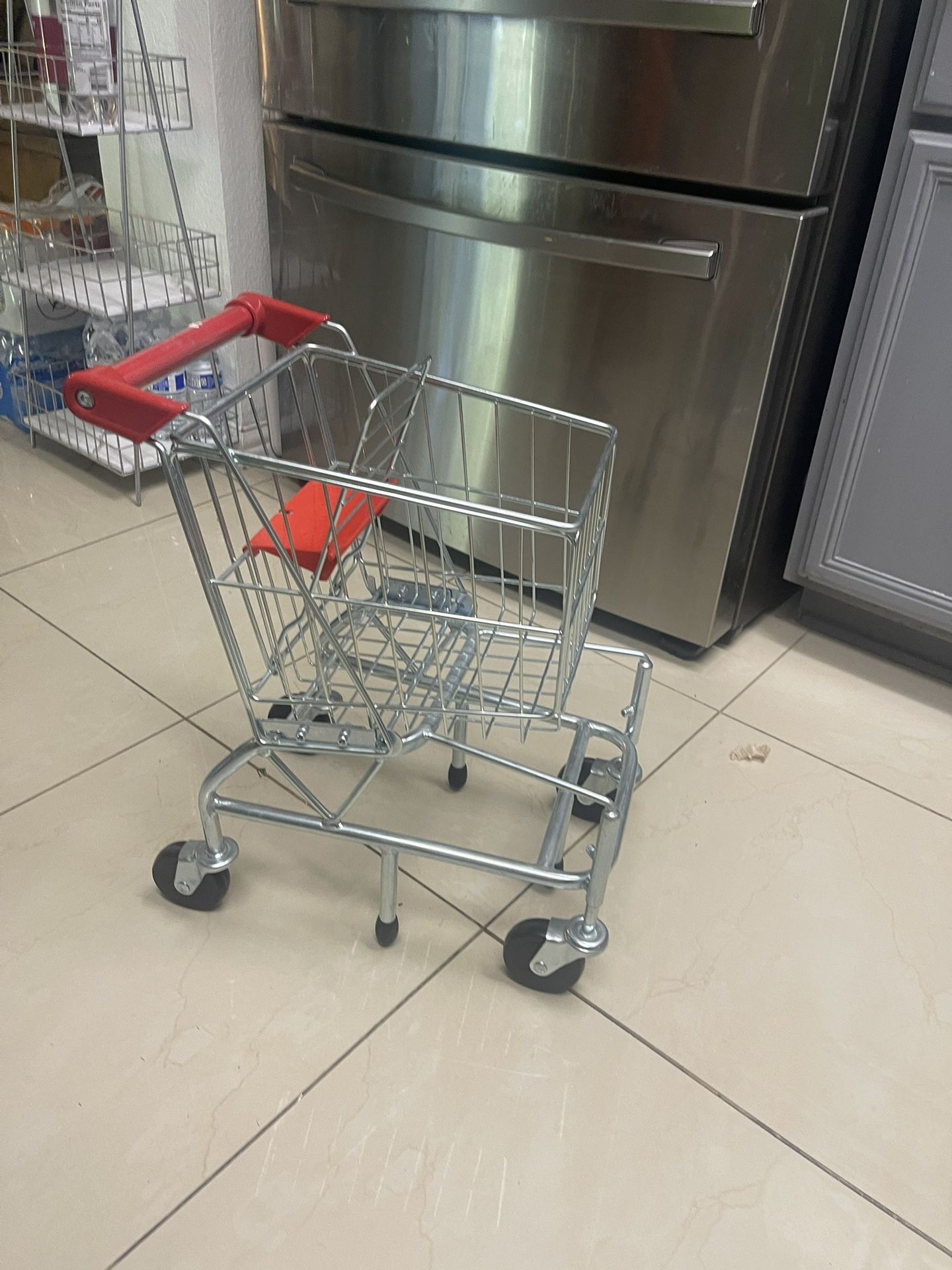 Kids Shopping Cart  Please Do not Make An Offer If You Don’t Have $40 