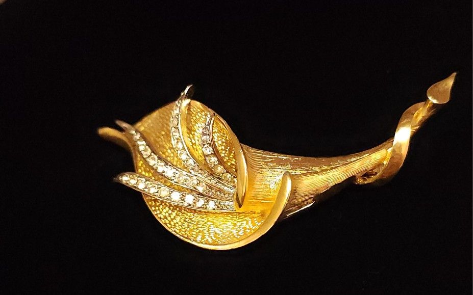 Vintage 1950s Napier Stylized Lily Brooch