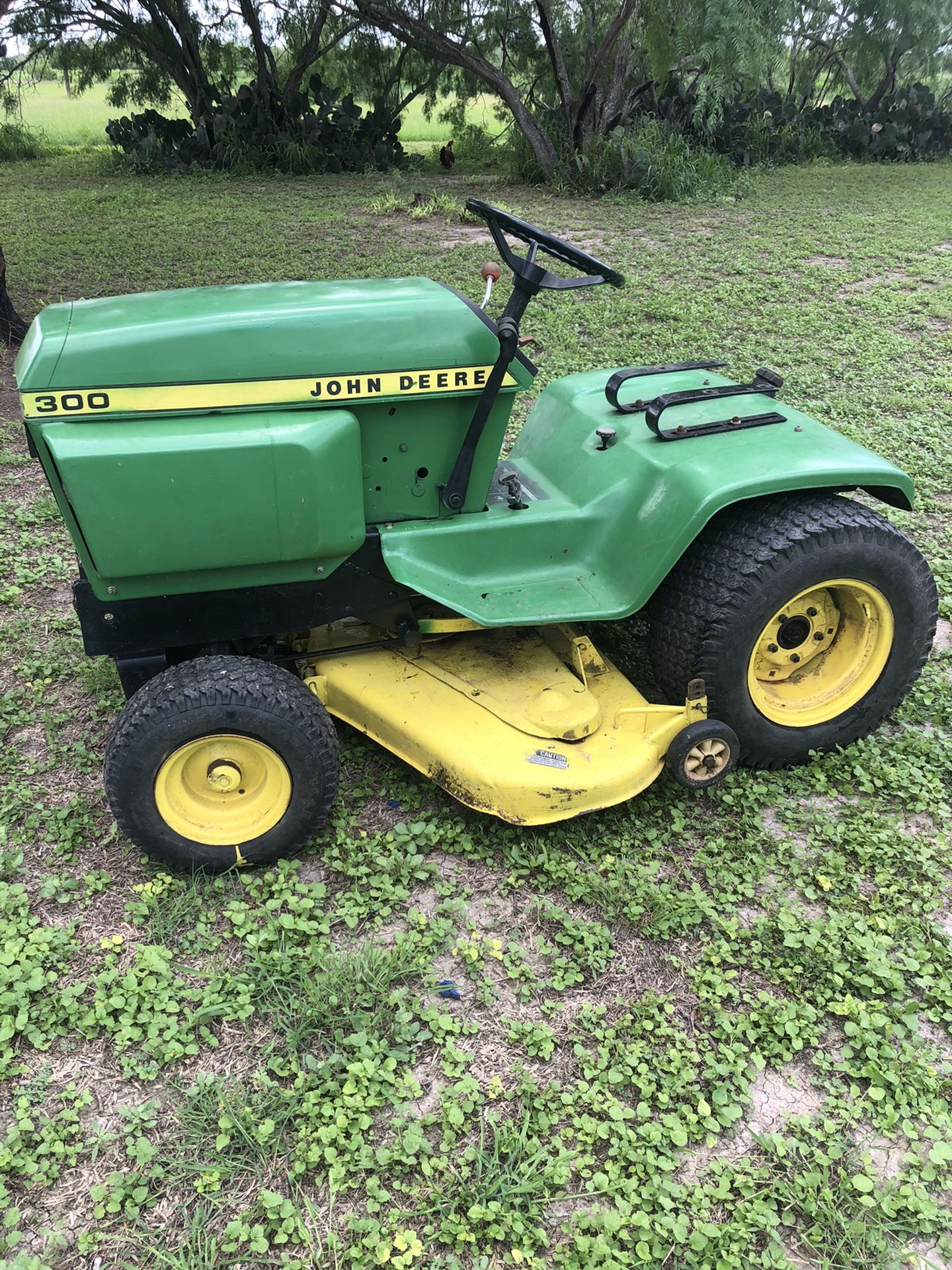 John deere 300 series lawn tractor hot sale