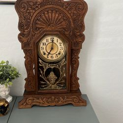 Gilbert Gingerbread Clock 