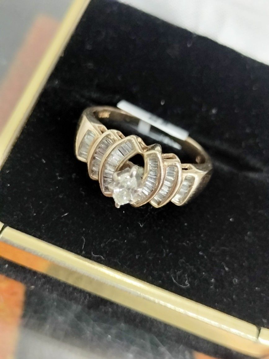 Bagget/ Marquis Diamond Ring
