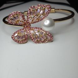 Beautiful Pink Butterfly Bracelet 14K Gold Laminated high quality material